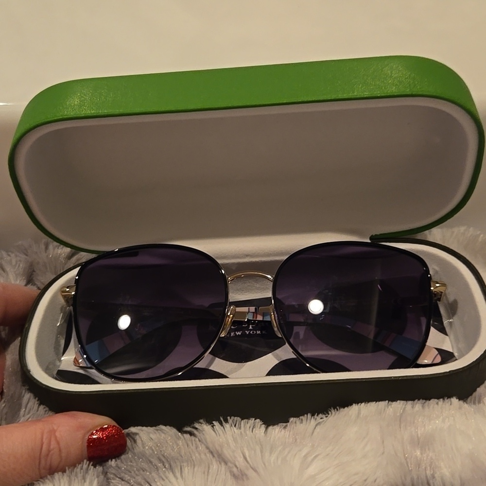 Kate Spade Maryam Gold and Black Oversized Sunglasses Brand New in Case - Picture 13 of 14